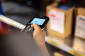 How to Prevent Stockouts: 18 Tips for Businesses