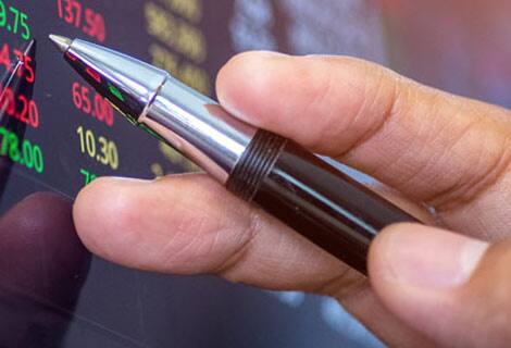 How to Use Valuation Multiples to Compare Your Business 